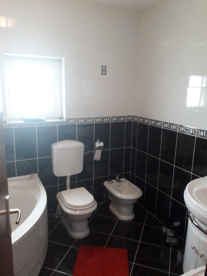 Apartman Matkovic 伊莫茨基 外观 照片